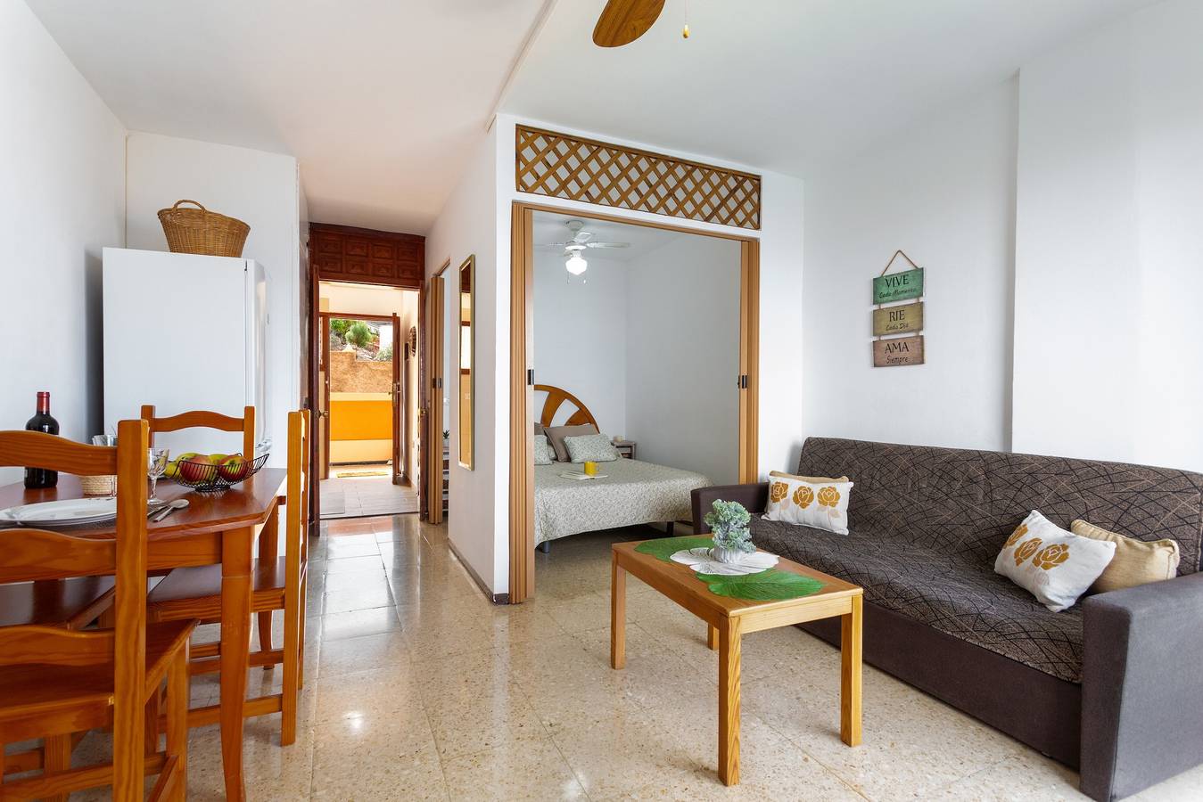 Ganze Wohnung, Ferienwohnung 'Vista Al Mar' mit Meerblick, privatem Garten und Wlan in San Marcos, Teneriffa Nord