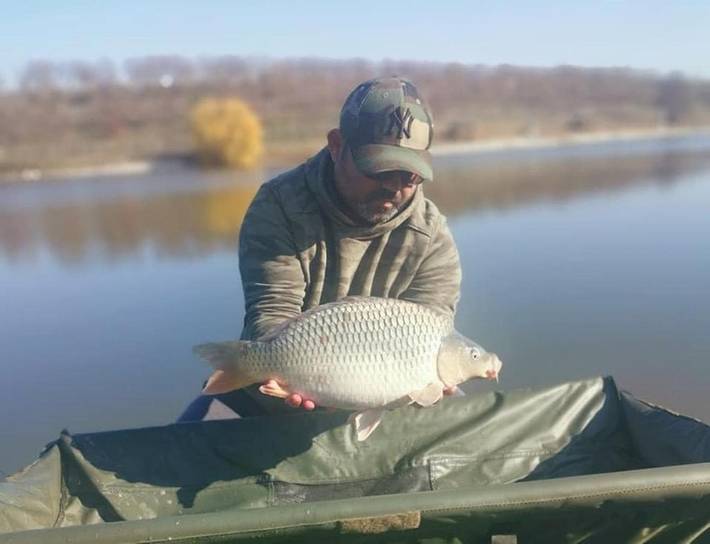Gîte pour 2 personnes, avec jardin et terrasse ainsi que vue sur le lac et vue dans Giurgiu - 2
