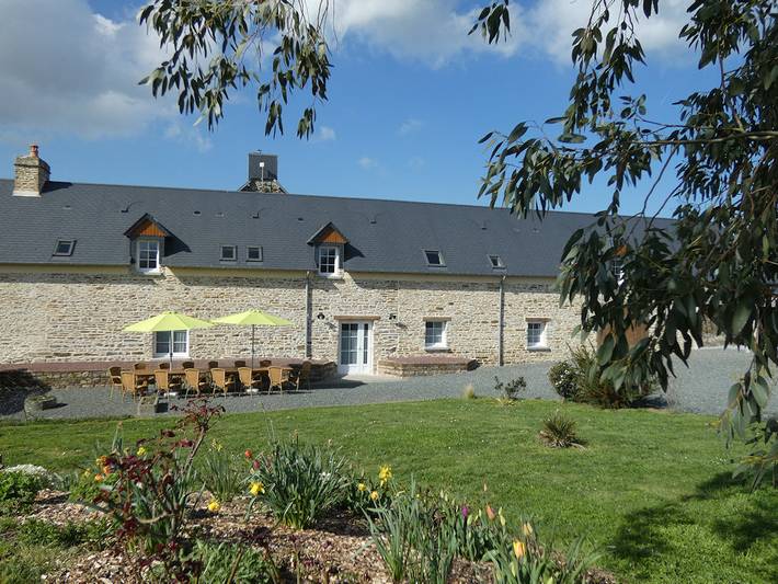 Gîte pour 15 personnes, avec Terrasse et Jardin