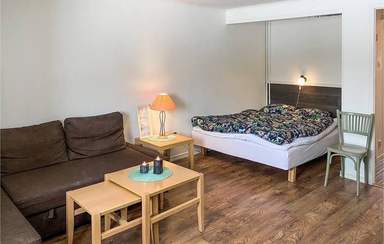 Ganze Ferienwohnung, Ferienwohnung für 4 Personen mit Terrasse in Tranås, Sommen