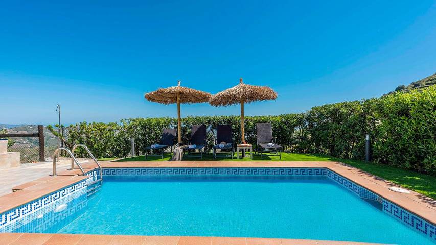 Finca für 6 Personen, mit Balkon/Terrasse und Pool in Torrox