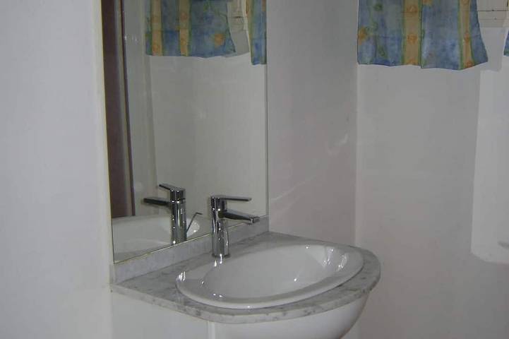 Gîte pour 4 personnes, avec jardin et terrasse, animaux acceptés à Rayol-Canadel-sur-Mer - 3