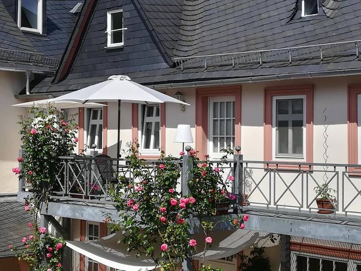 Ferienwohnung für 3 Personen, mit Balkon und Terrasse sowie Ausblick in Weilburg