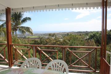 Location de vacances pour 4 personnes, avec terrasse dans Bois de Nèfles