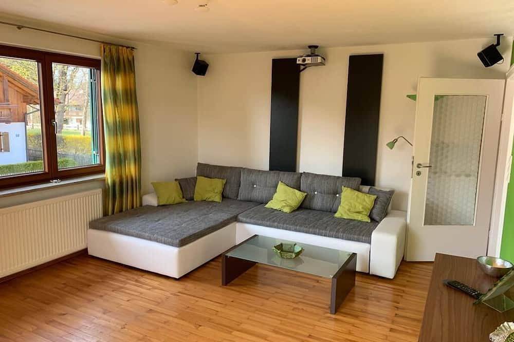 Ganze Wohnung, Seenahe Ferienwohnung mit großem Balkon in Seeshaupt, Starnberger See