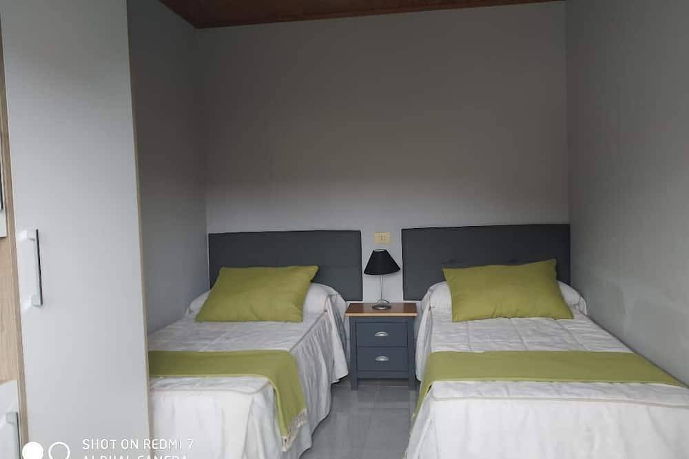 Apartamento entero, Bueu: Apartamento con terraza y vistas al mar a 300 metros de la playa in Bueu, Rias Baixas