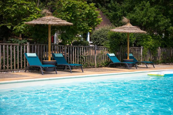 Gîte pour 4 personnes, avec jardin ainsi que terrasse et piscine, animaux acceptés à Domme