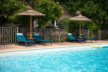 Gîte pour 4 personnes, avec terrasse ainsi que piscine et jardin, animaux acceptés à Domme