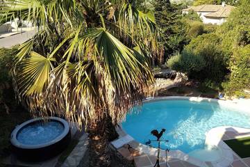 Gîte pour 8 personnes, avec jacuzzi ainsi que jardin et balcon à Paulhan (Hérault)