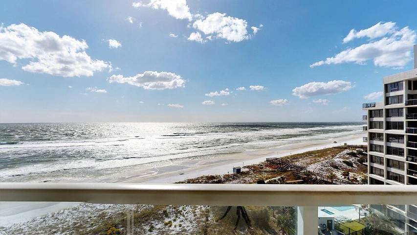 Beach rental for 6 people, with balcony and pool as well as hot tub in Sandestin