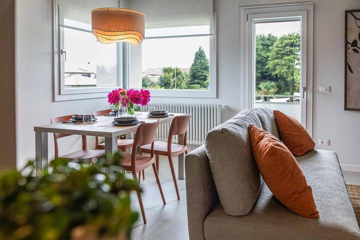 Gîte pour 4 personnes, avec Balcon et Terrasse ainsi que Jardin et Vue à Maniago