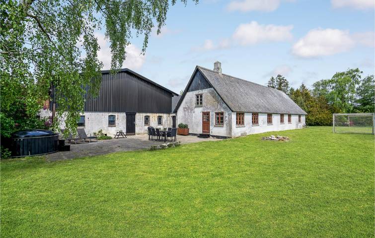 Ferienhaus für 26 Personen mit Terrasse in Rødby, Schwedische Ostsee