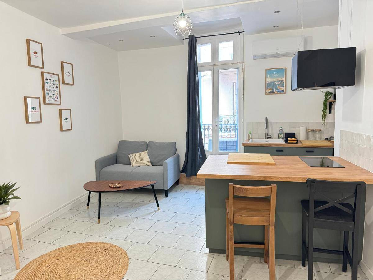 Appartement entier, One-Bedroom Apartment in Sète, Côte méditerranéenne (France)