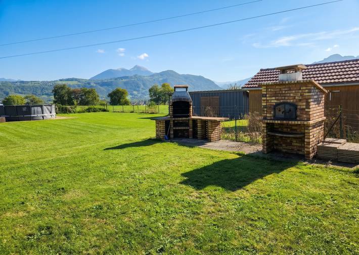 Geräumiges Ferienhaus mit privatem Pool in Arenthon in Arenthon, Region Bonneville