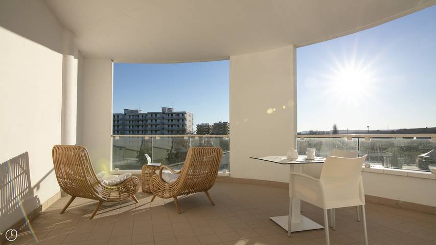 Appartamento vacanze per 4 persone, con giardino e piscina nonché terrazza e idromassaggio, con animali domestici - 1