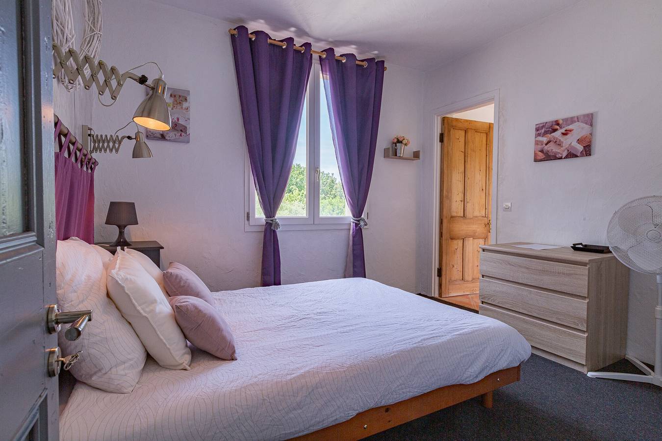 Chambre « Les Nougats » avec terrasse privée, jardin partagé et Wi-Fi in Portes-en-Valdaine, Région de nyons