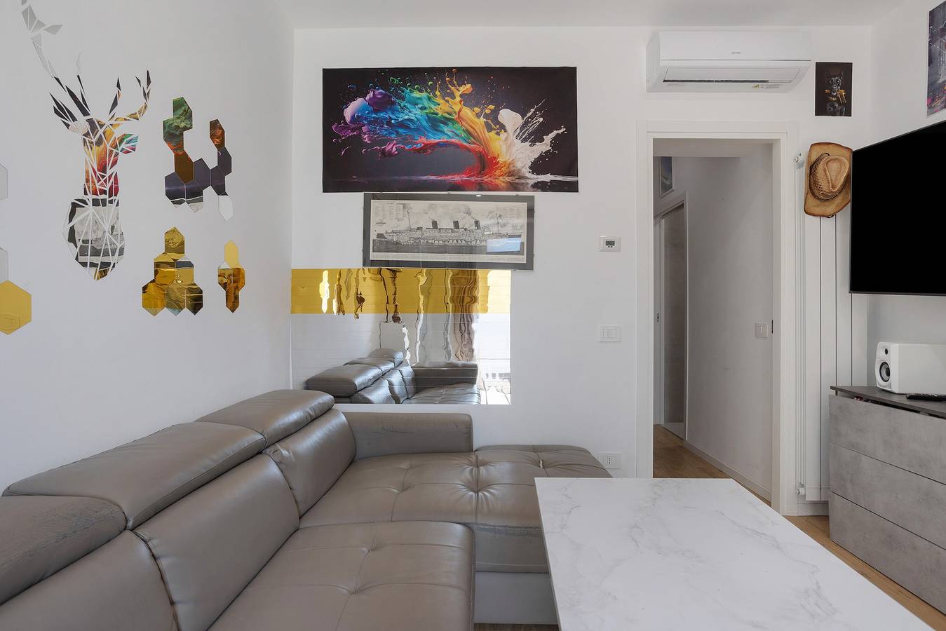 Geheel appartement, Appartement 'Crescenzago' met Wi-Fi en Airconditioning in Milaan, Provincie Milaan