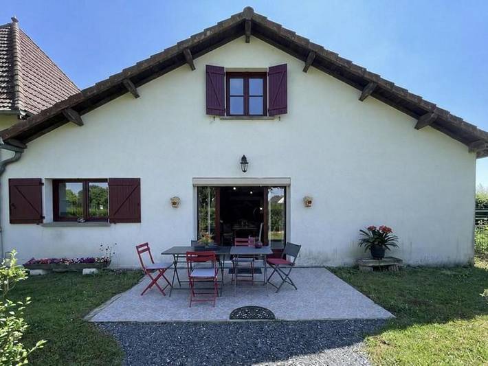 Location de vacances pour 5 personnes, avec Terrasse et Jardin à Saligny-sur-Roudon