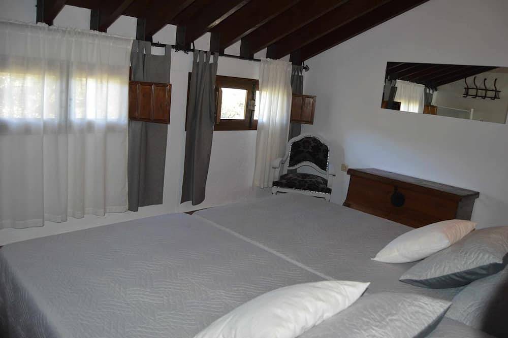 Casa Andaluza de vacaciones con piscina privada in Fuentes de Cesna, Algarinejo