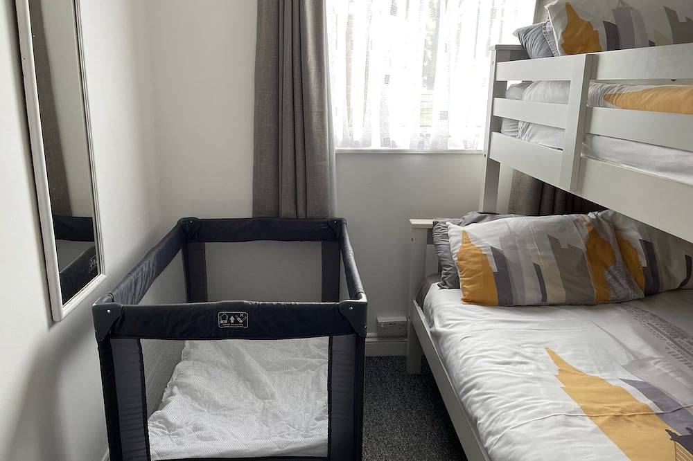 Modern South Facing Chalet , 5 Minutes From the Beach. Sleeps 5 in California (Great Yarmouth), Great Yarmouth