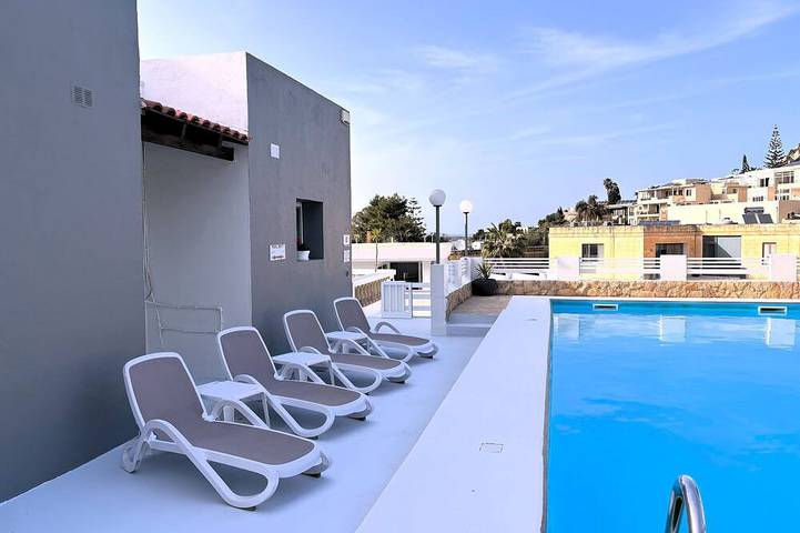 Villa with pool for 14 people, with garden in Malta