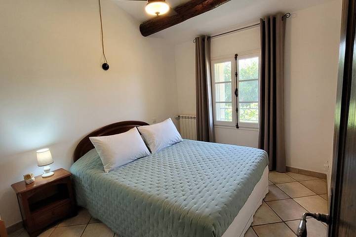 Luxury amenities - Mas en Provence **** Secure, private Swimming Pool in Loriol-du-Comtat, Vaucluse