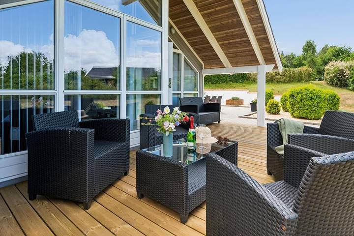 Rummeligt og velholdt feriehus med spa og sauna – kun få minutter fra Øer Strand in Øerne, Ebeltoft