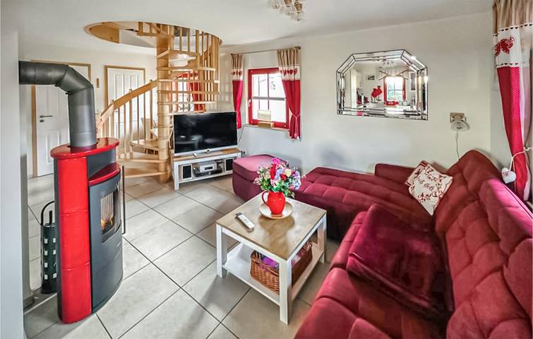 Gemütliches Appartement mit Sauna, Terrasse & Parkplatz, Nähe Strand & Restaurants in Storkower See, Wendisch Rietz