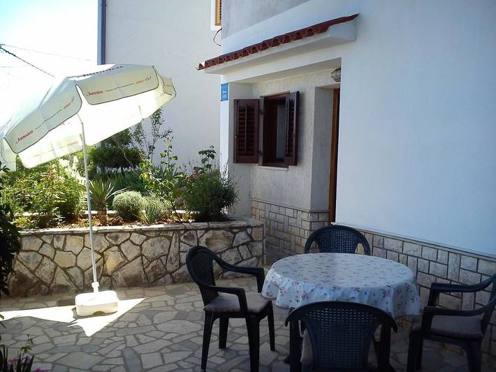 Location de vacances pour 2 personnes, avec vue ainsi que jardin et terrasse dans Mošćenice - 3