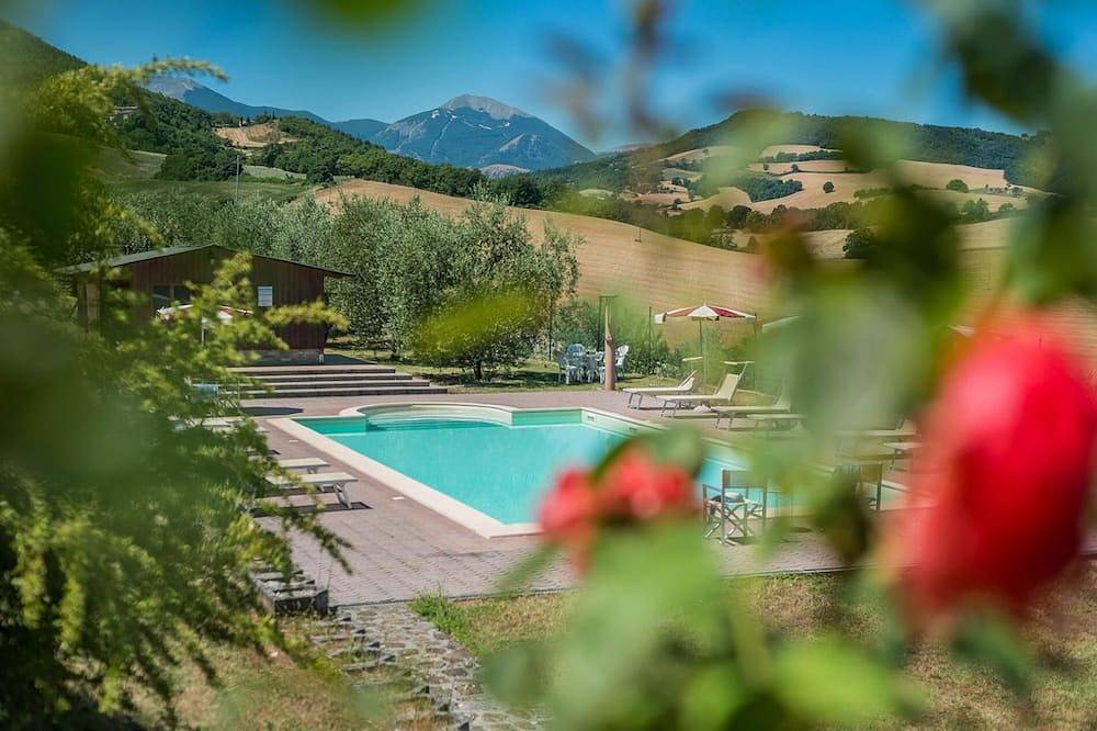 Casale Lucy 11 - Cinq Chambres Villa, Couchages 11 in Pergola, Valle del Metauro