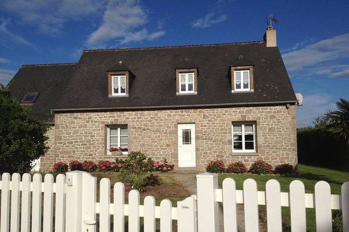 Gîte pour 8 personnes, avec jardin ainsi que terrasse et jacuzzi