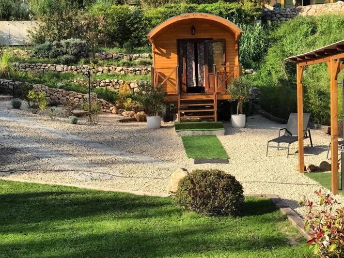 Maison d’hôte pour 4 personnes, avec Balcon et Jacuzzi ainsi que Terrasse et Jardin dans les Alpes maritimes
