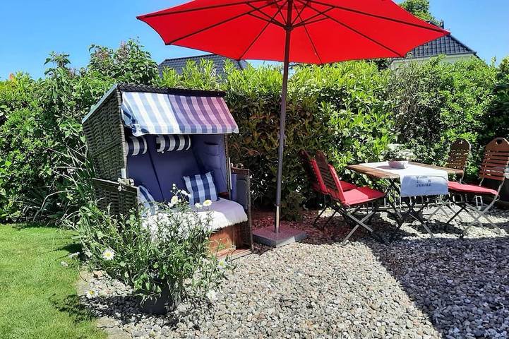 Ferienwohnung für 4 Personen, mit Garten in Elmenhorst-Lichtenhagen