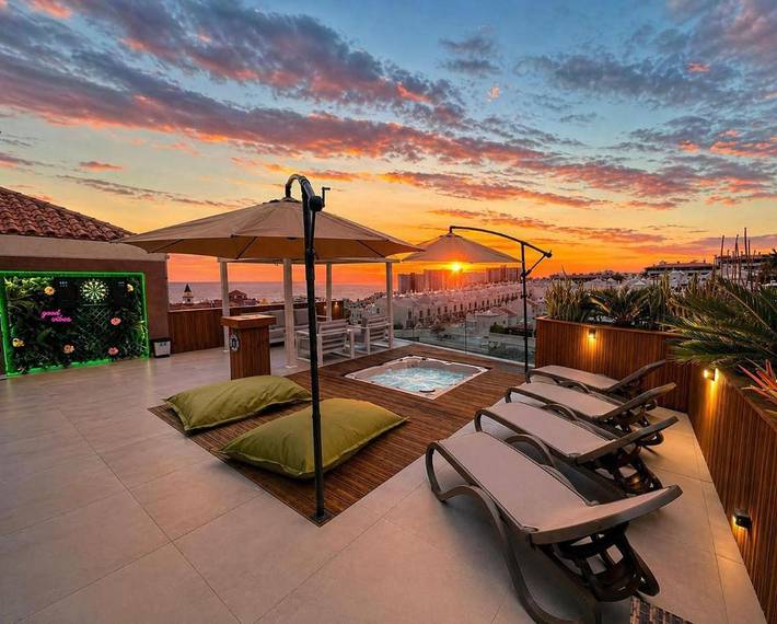 Villa für 7 Personen, mit Terrasse und Kinderpool sowie Ausblick in Adeje