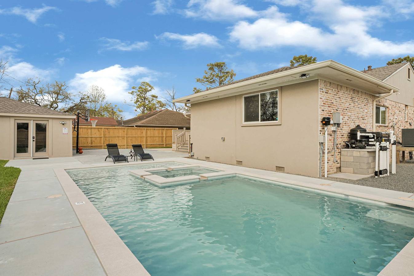 Luxury 4Br w Pool  Spa  Cinema   Game Room - 10pax in Houston, Condado de Harris