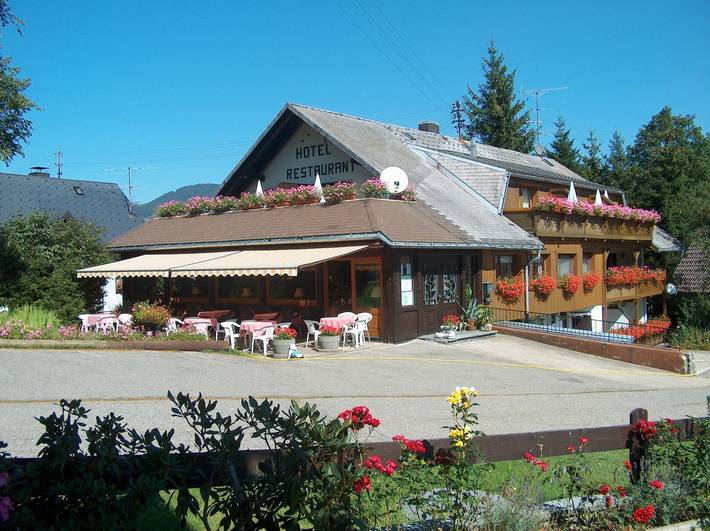 Hôtel Bären – Trois étoiles : Chambre double 1 / Petit-déjeuner inclus / Vue sur la montagne / 3 pers. / Wifi in Bernau im Schwarzwald, Forêt-Noire du Sud