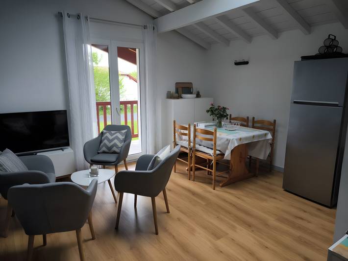 Apartamento entero, Apartamento 'Gîte Peyo Saint-Pée-sur-Nivelle' con vistas a la montaña, jardín compartido y Wi-Fi in Saint-Pée-sur-Nivelle, Region de Bayona