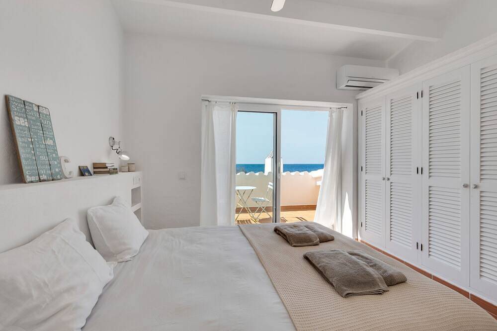 Holiday Home 'Binimares' with Sea View, Private Terrace and Wi-Fi in Torret de Baix, Sant Lluís
