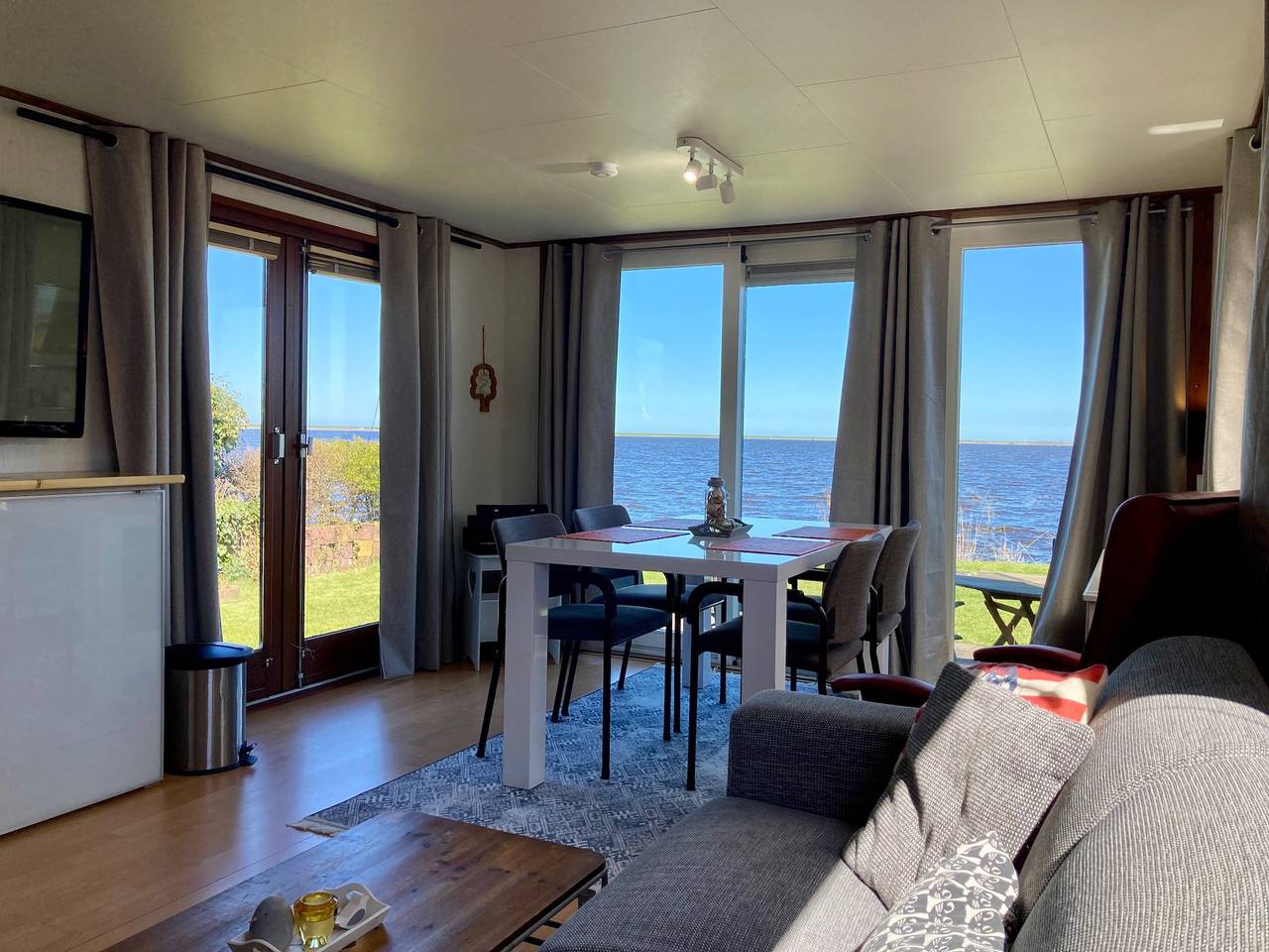 Chalet voor 3 personen met uitzicht op het meer in Oostmahorn, Dongeradeel