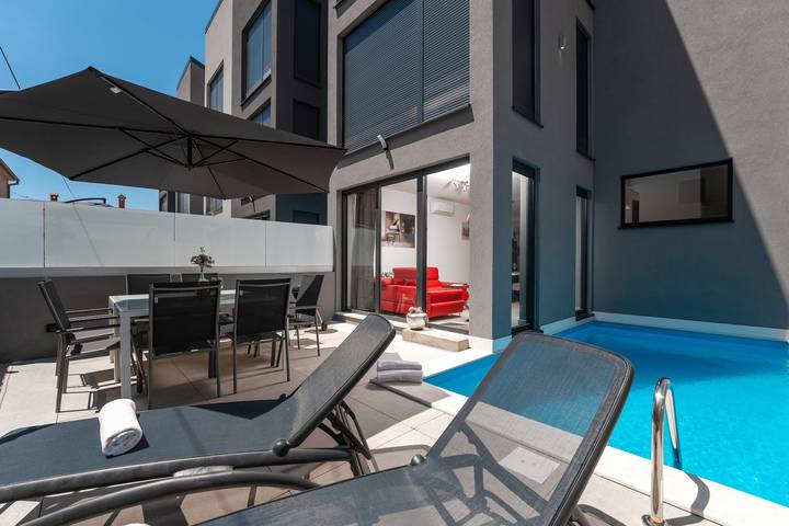 Villa pour 8 personnes, avec piscine et terrasse à Funtana - 2