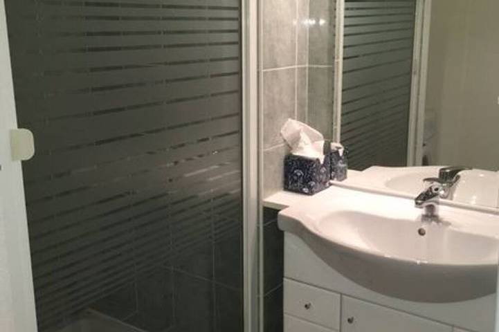 Gîte pour 6 personnes, avec balcon dans Les Grands Bains Du Monetier - 4