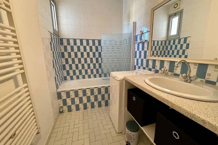 Gîte pour 4 personnes, avec jacuzzi et terrasse, animaux acceptés dans Plage Des Capucins La Ciotat - 4