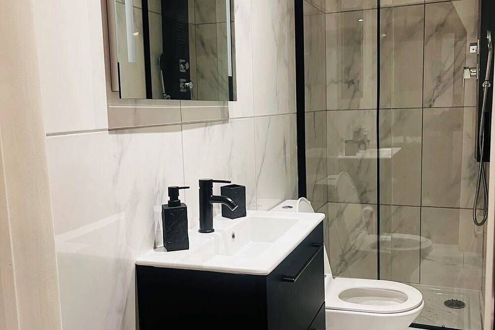 Entire apartment, Adorable Studio with Wifi in vibrant Noisy-le-Sec in Noisy-le-Sec, Seine-Saint-Denis