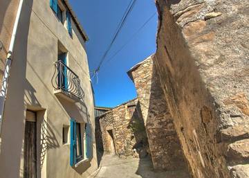 Gîte pour 6 personnes, avec jardin et vue à Camplong (Hérault)