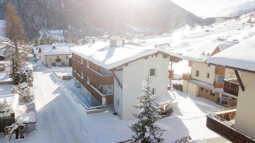 Apartmenthotel für 9 Personen, mit Balkon und Ausblick in Sankt Anton am Arlberg