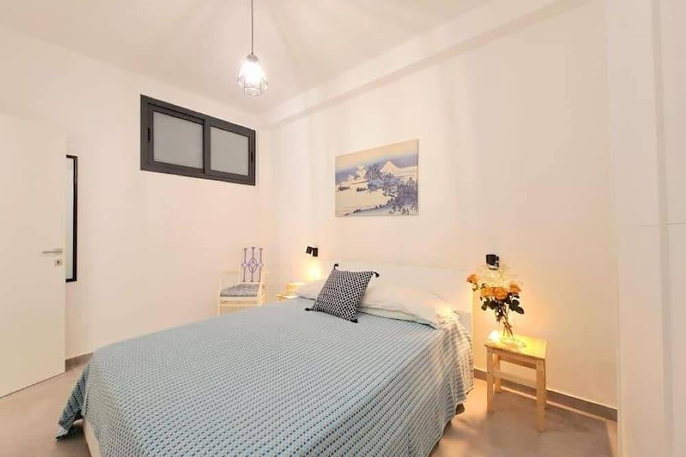 Entire apartment, Taormina House in Letojanni, Messina Province