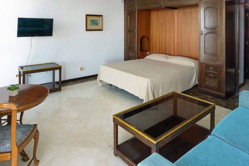 Entire apartment, Martianez Beach Studio 901, Sea Front&Wifi in Playa Martianez, Puerto de la Cruz