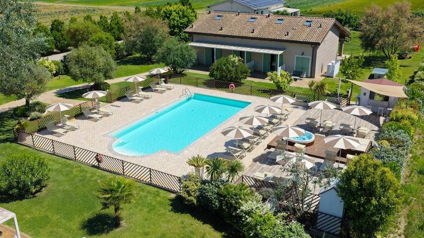 Bed and breakfast per 3 persone, con Idromassaggio e Giardino nonché Piscina e Panorama a Ravenna