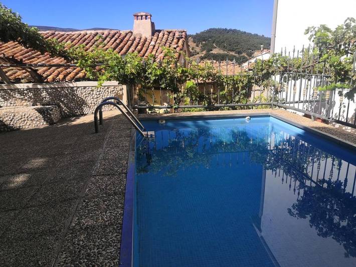 Casa rural para 11 personas, con Balcón y Terraza además de Piscina y Vistas en Miravete de la Sierra - 3