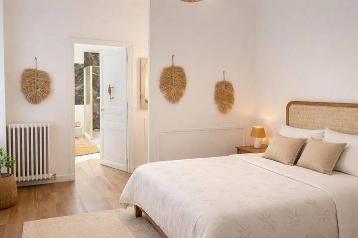 Chambre d’hôte pour 2 personnes, avec vue ainsi que jardin et piscine à Salon-de-Provence - 2